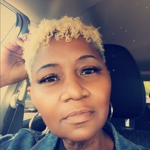 Meet your Posher, Joyce